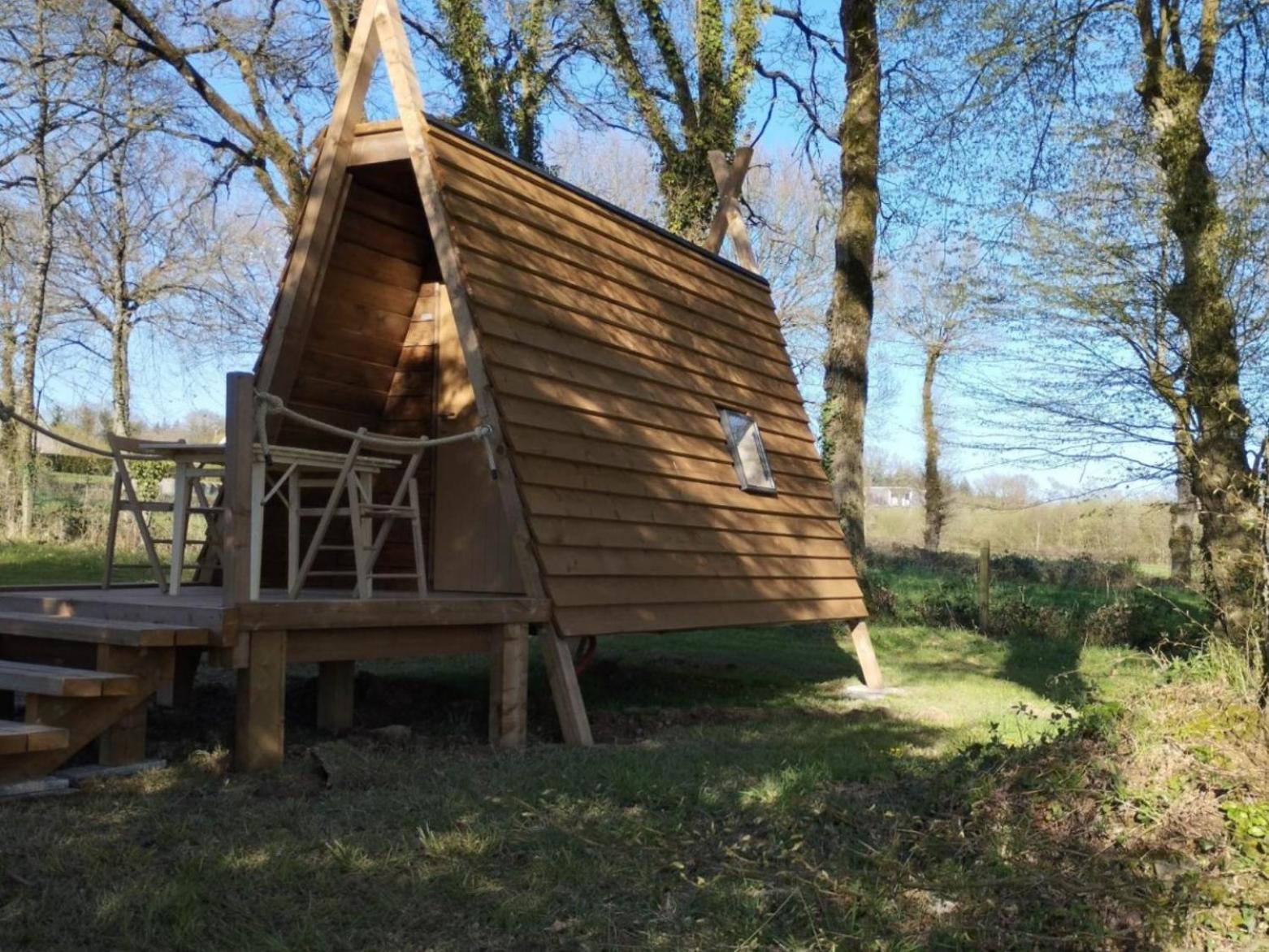 Camping Le Val Aux Fees - Broceliande Concoret Extérieur photo