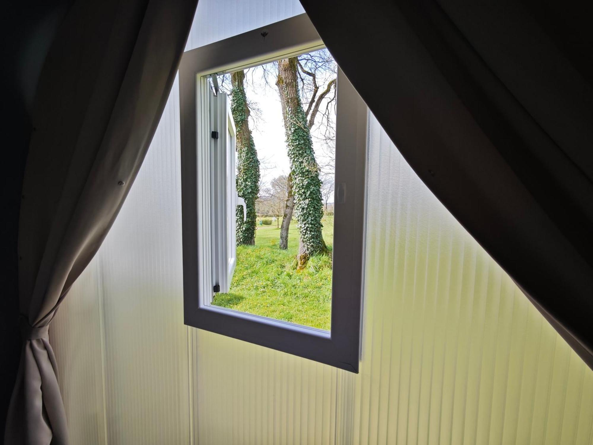 Camping Le Val Aux Fees - Broceliande Concoret Extérieur photo