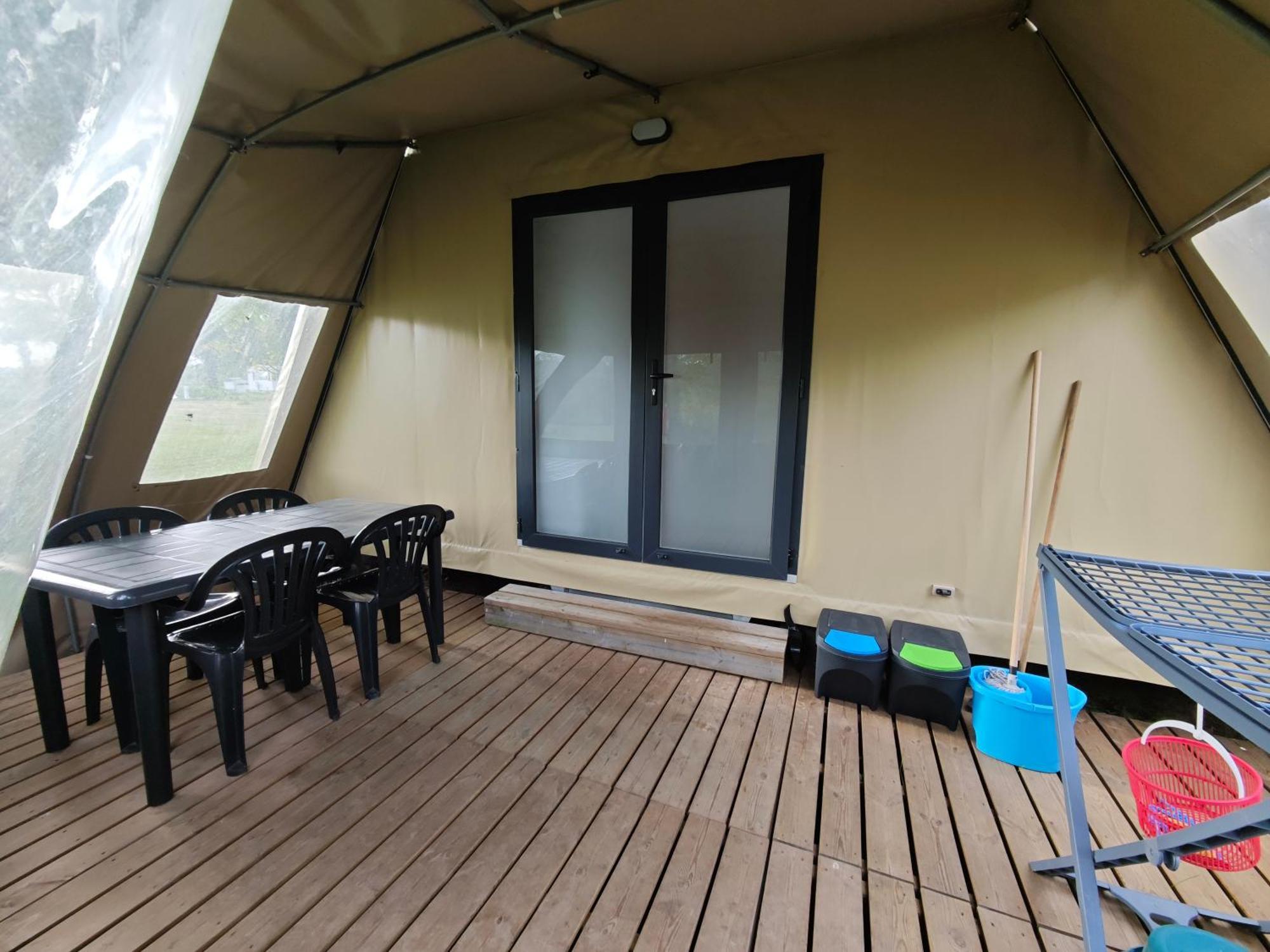 Camping Le Val Aux Fees - Broceliande Concoret Extérieur photo