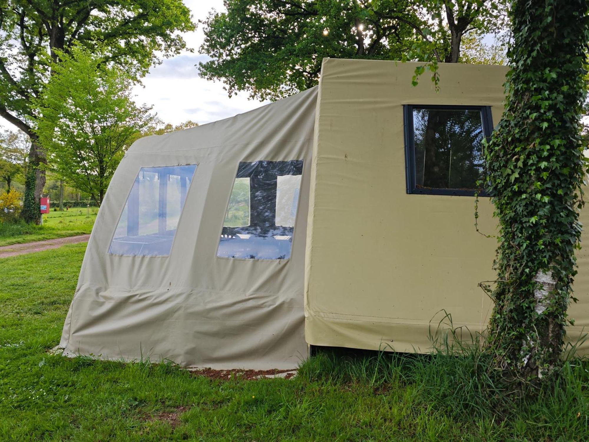 Camping Le Val Aux Fees - Broceliande Concoret Extérieur photo