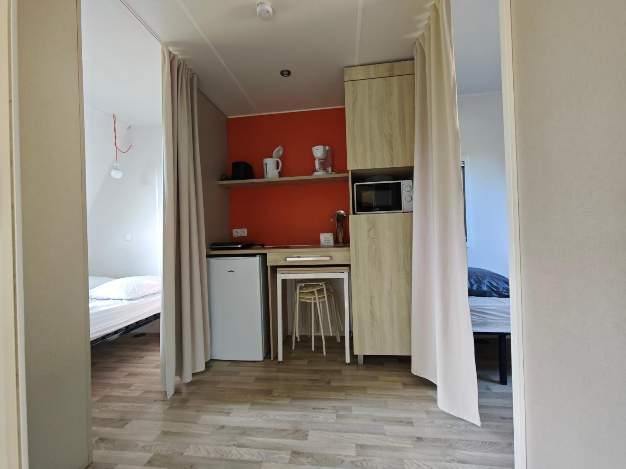 Camping Le Val Aux Fees - Broceliande Concoret Chambre photo
